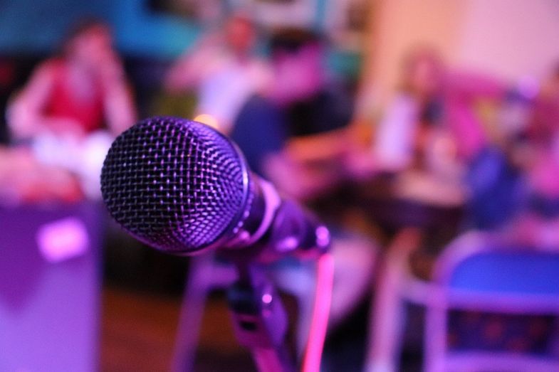 mikrofon na karaoke
