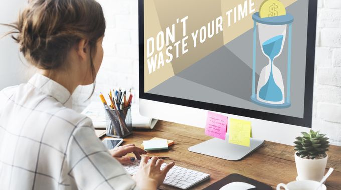Ako zvládnuť prokrastináciu a efektívne sa pustiť do práce