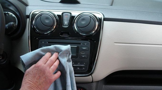 Voňavé auto můžete mít s těmito triky i vy